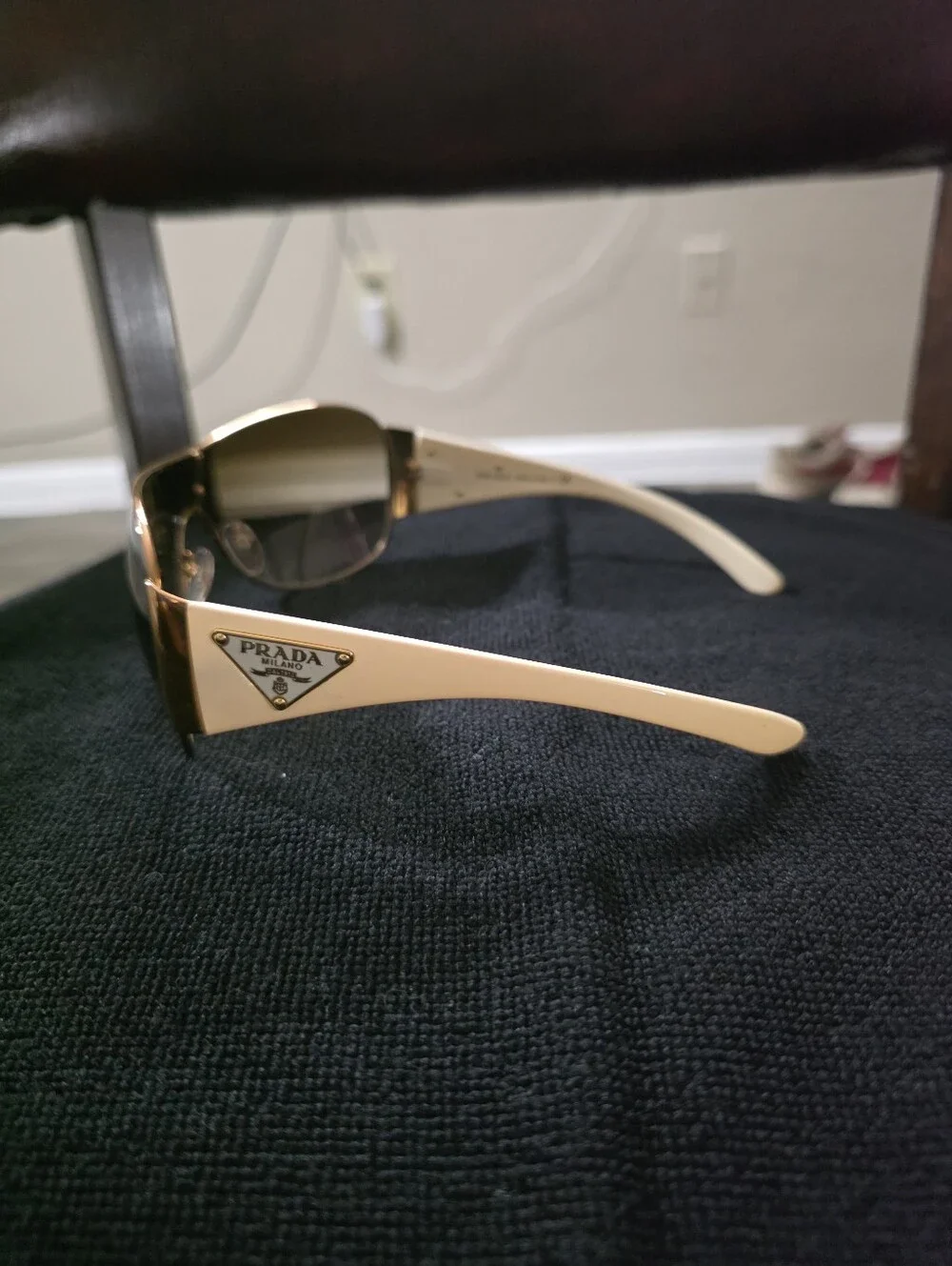 Women's y2k Prada Cream & Brown Lens Sunglasses with Case